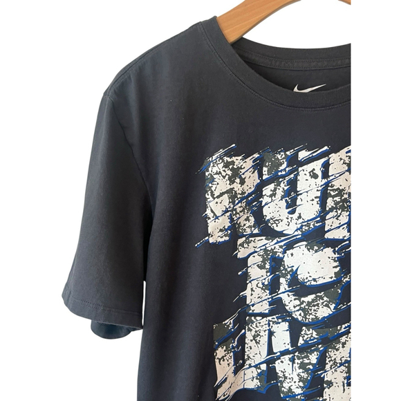 Nike Run To Live Graphics T Shirt Mens Medium Gray - Picture 2 of 9